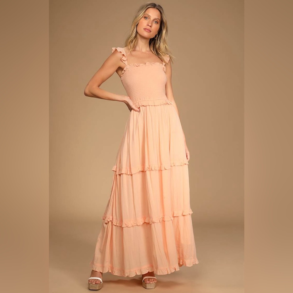 🌹Host Pick🌹Lulu's Soft Peach Tiered Maxi Dress